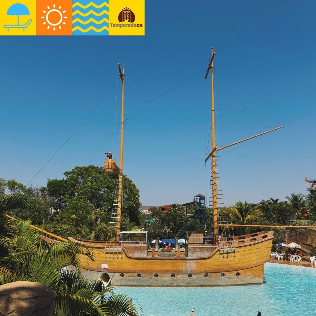 Piazza Com Acesso Ao Acqua Park - Gustavo Aparthotel Caldas Novas Bagian luar foto